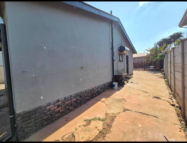 2 BEDROOM HOUSE FOR SALE IN LAUDIUM